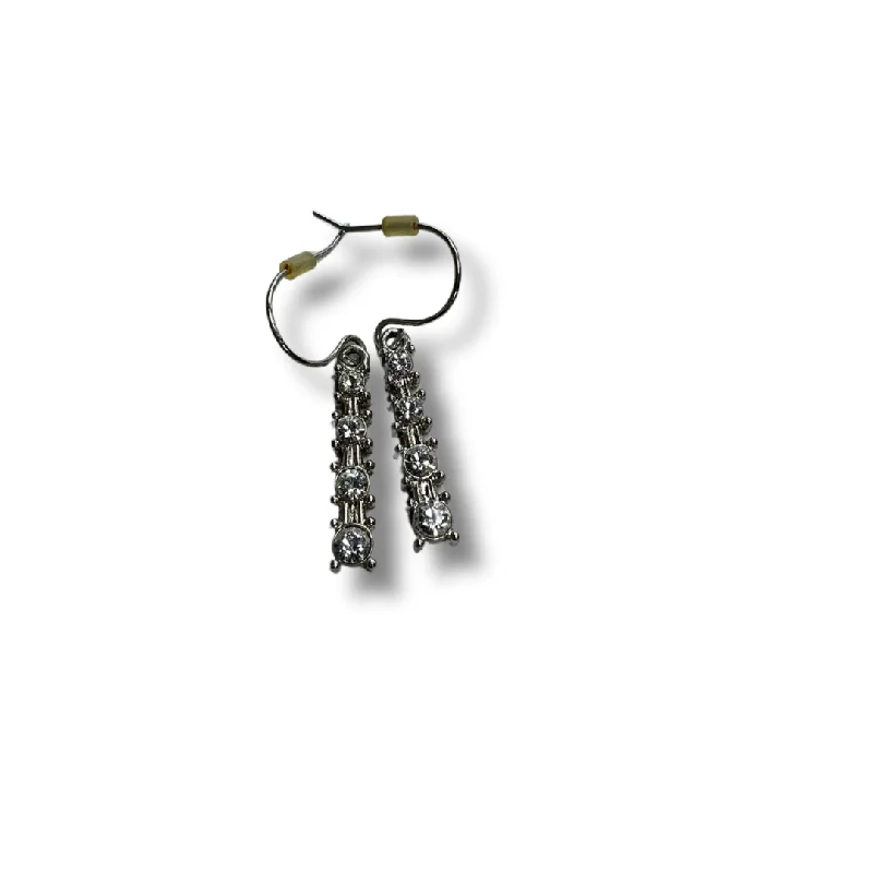 Drop Earrings with Hammered Finish -Earrings Dangle/drop By Clothes Mentor, Size: 02 Piece Set