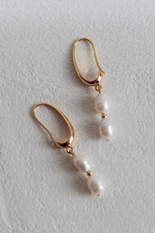 Drop Earrings for Concert Look -Joslly Drop Pearl Earrings Gold