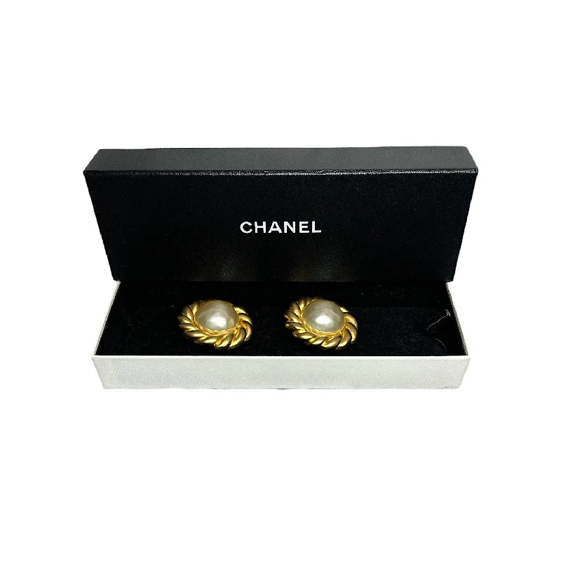 Long Drop Earrings for Dramatic -Chanel Vintage  Mabe Pearl Earrings