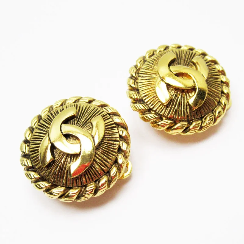 Drop Earrings for Festival Style -Chanel  Metal Clip Earrings (Pre-Owned)