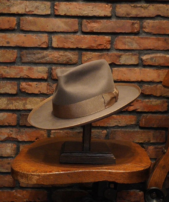 Classic black felt hat for versatile wear -Elysian Elegance Felt Fedora Hat in Grey