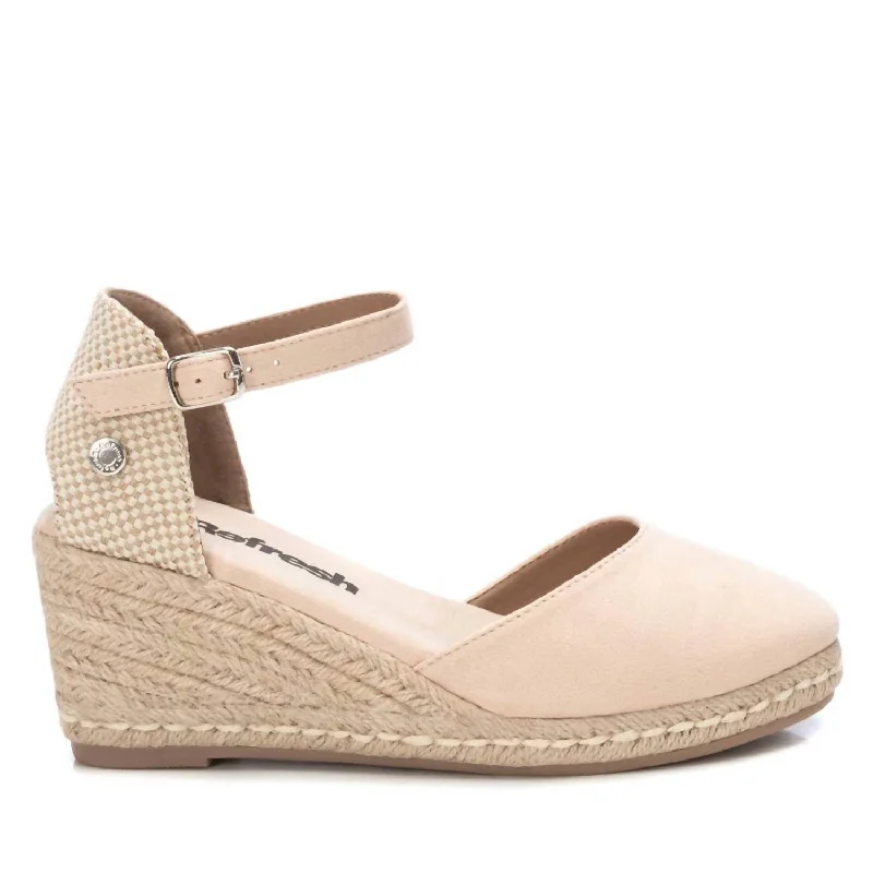 Trendy sandals for women with braided straps and comfortable footbed for casual style-Women's Wedge Sandals In Beige